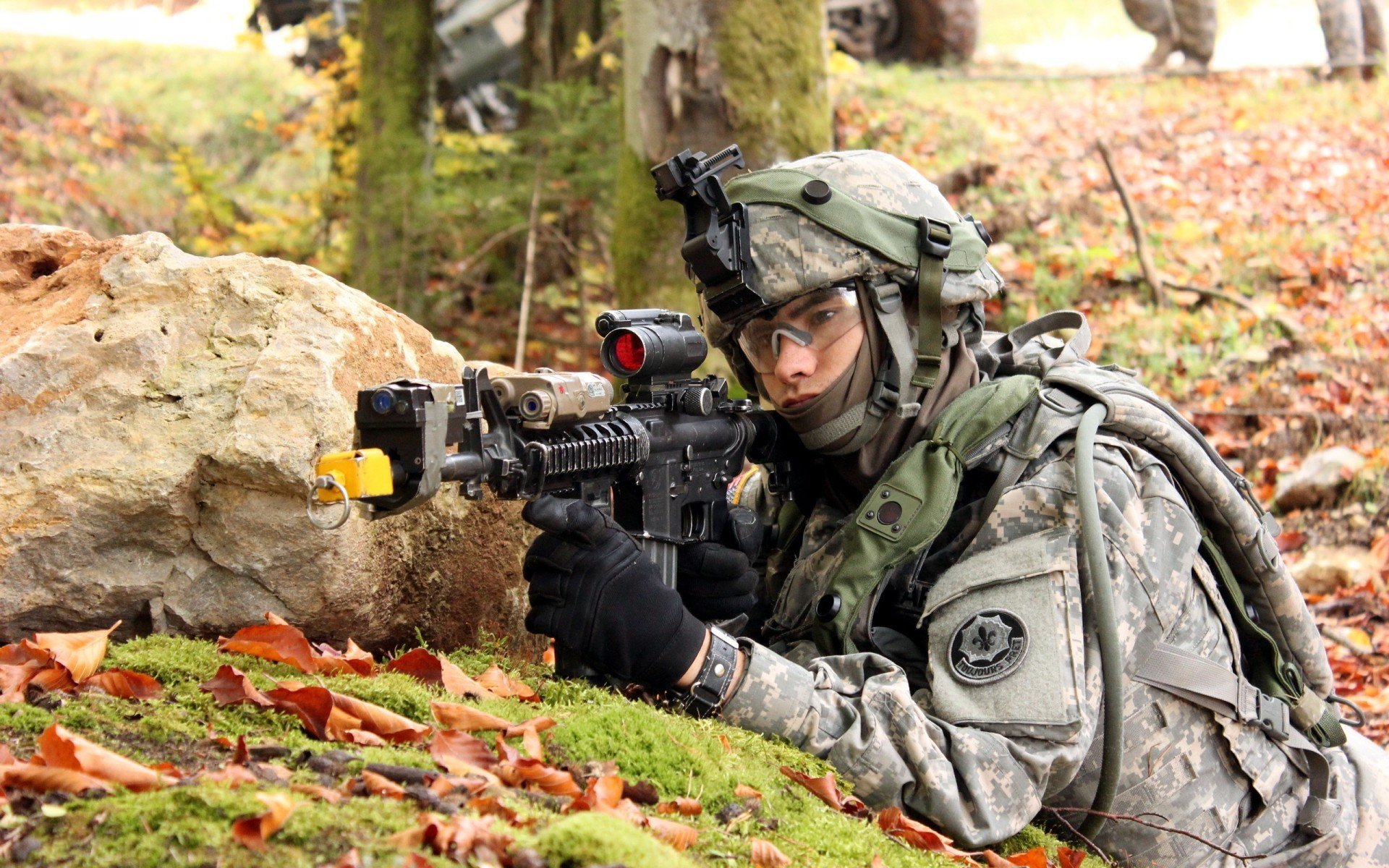 勇士球队攻守平衡成为制胜关键,勇士队进攻战术集锦