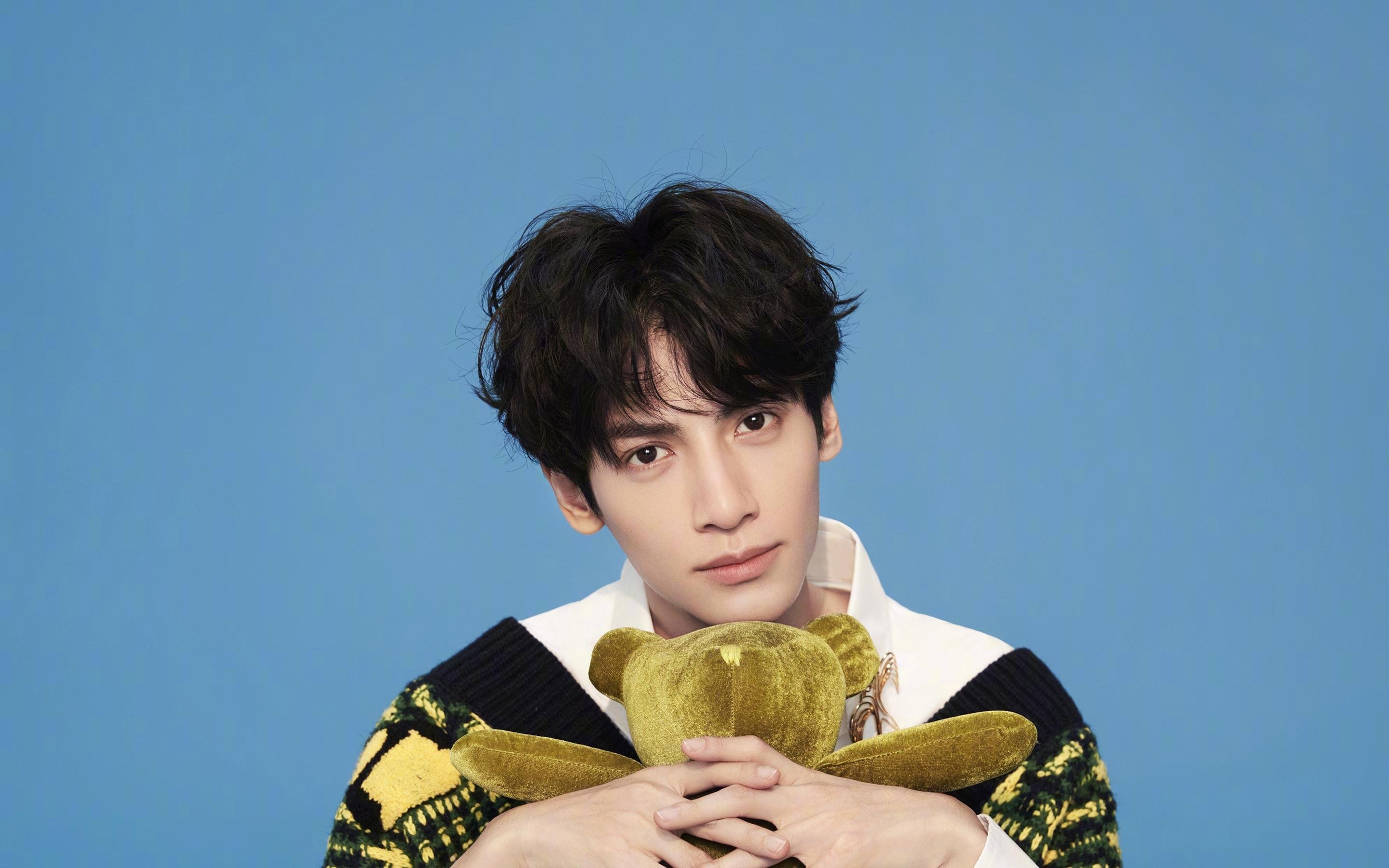 特斯·冯·迪克:领导南非队中场的攻防转换,调度球场节奏,冯 斯特拉客