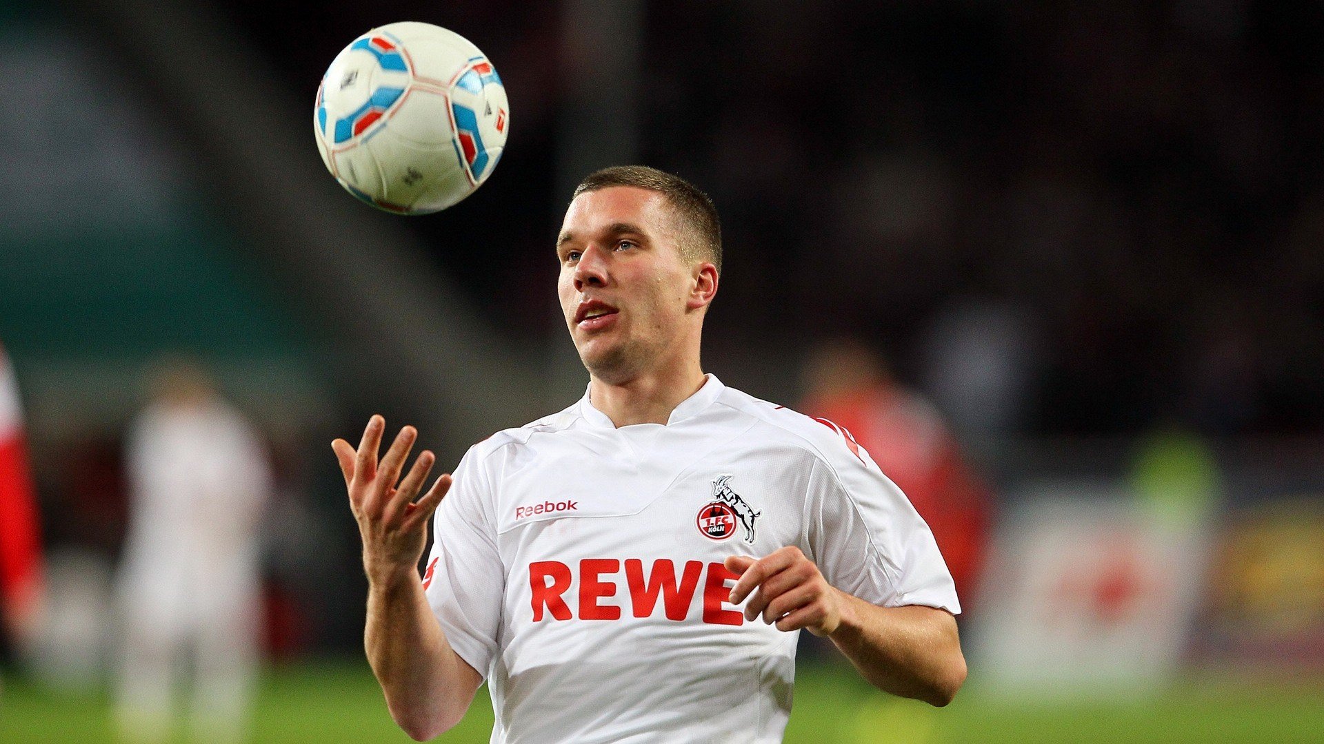 “绿色环保+智能场馆：未来运动场景向可持续发展迈进”，智能化场馆建设